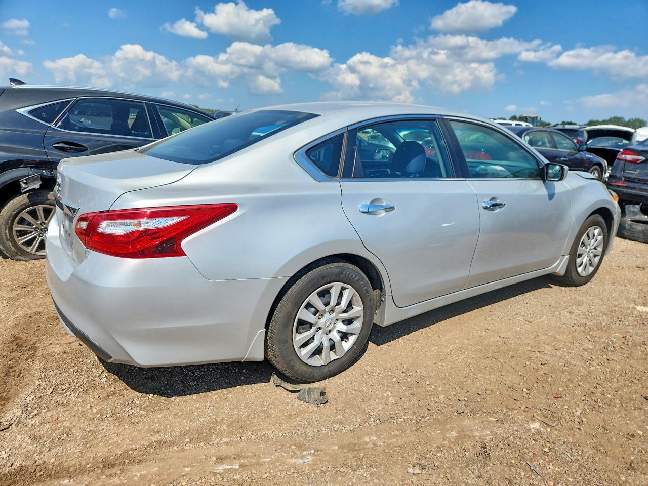 2017 Nissan Altima 2.5 S - Фото 3