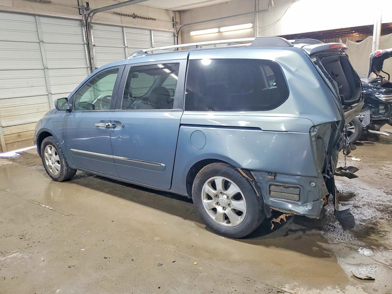 2007 Hyundai Entourage Gls - Фото 2