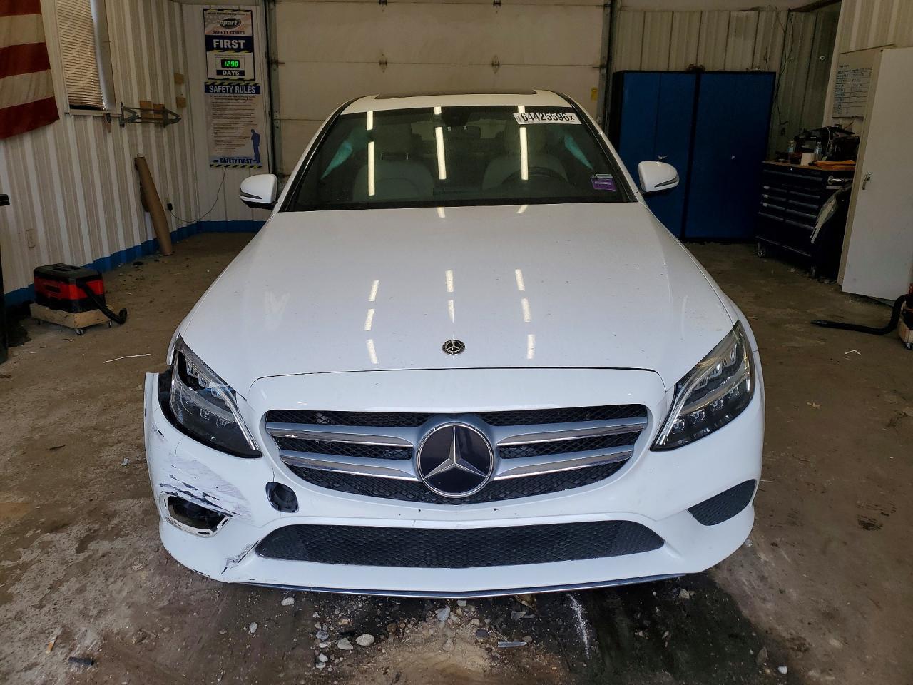 2019 Mercedes-Benz C 300 4Matic - Фото 5