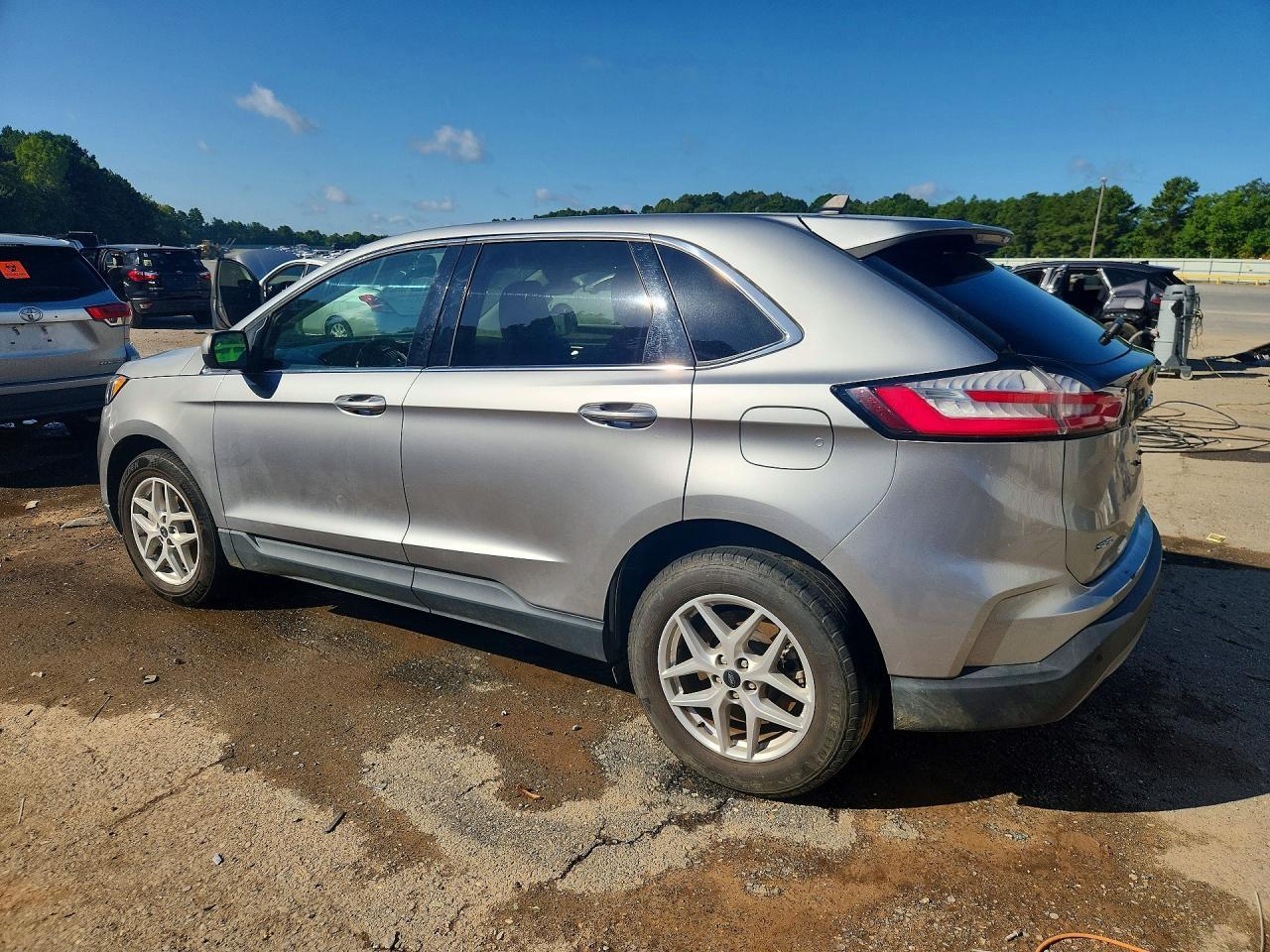 2023 Ford Edge Sel - Image 2