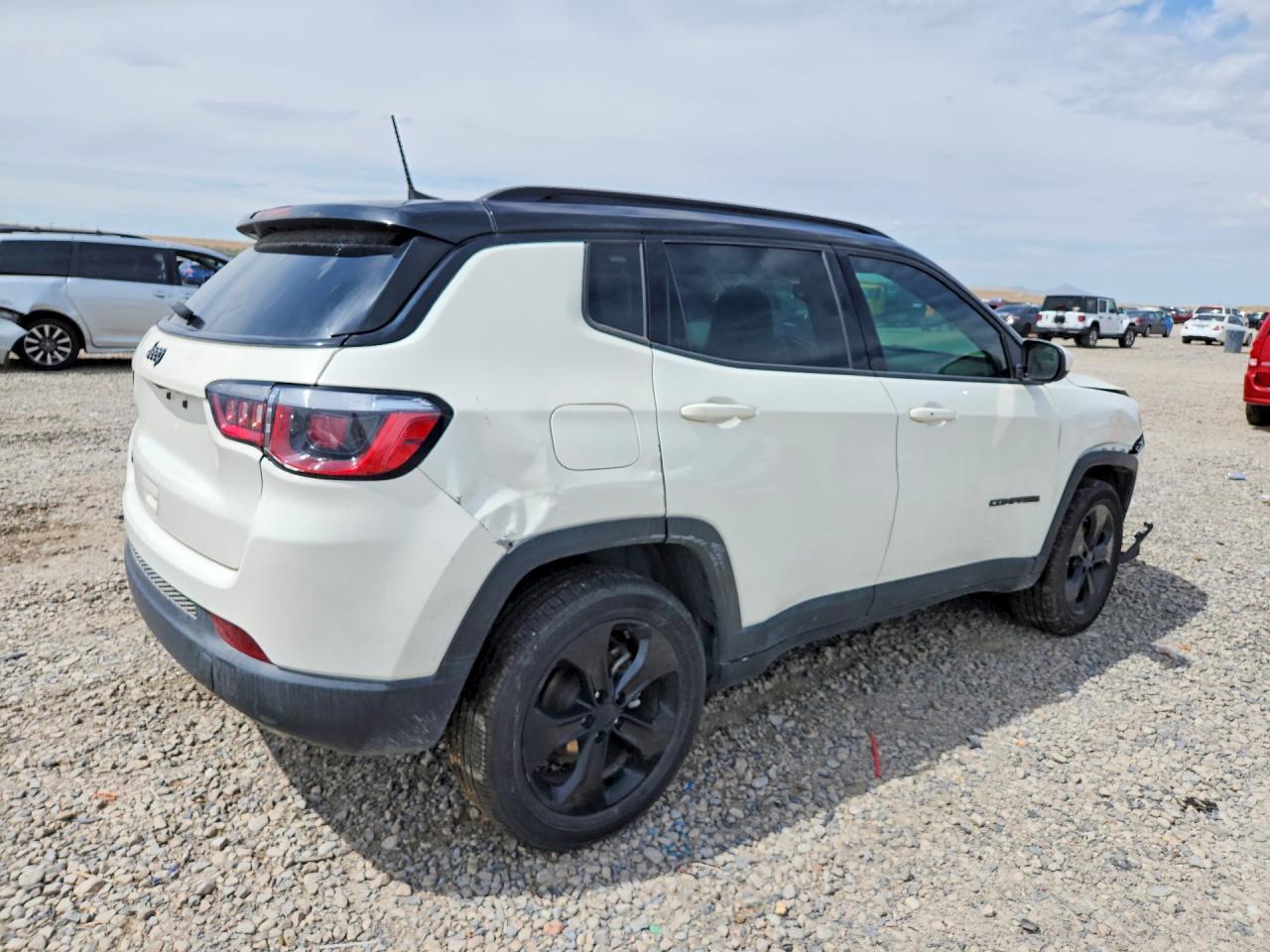 2018 Jeep Compass Latitude - Image 3