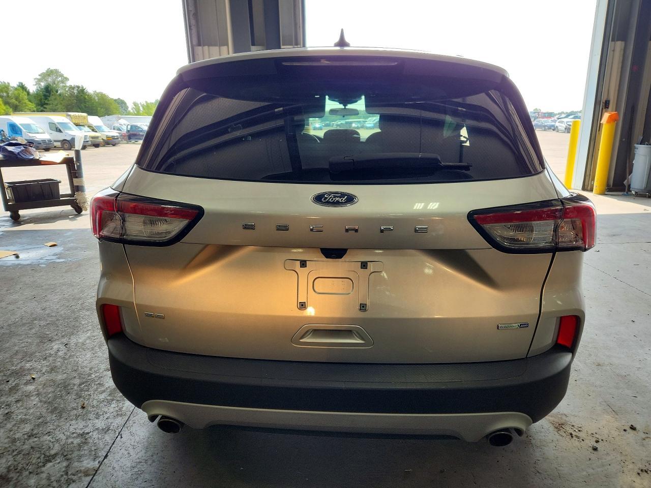 2020 Ford Escape Se - Фото 6