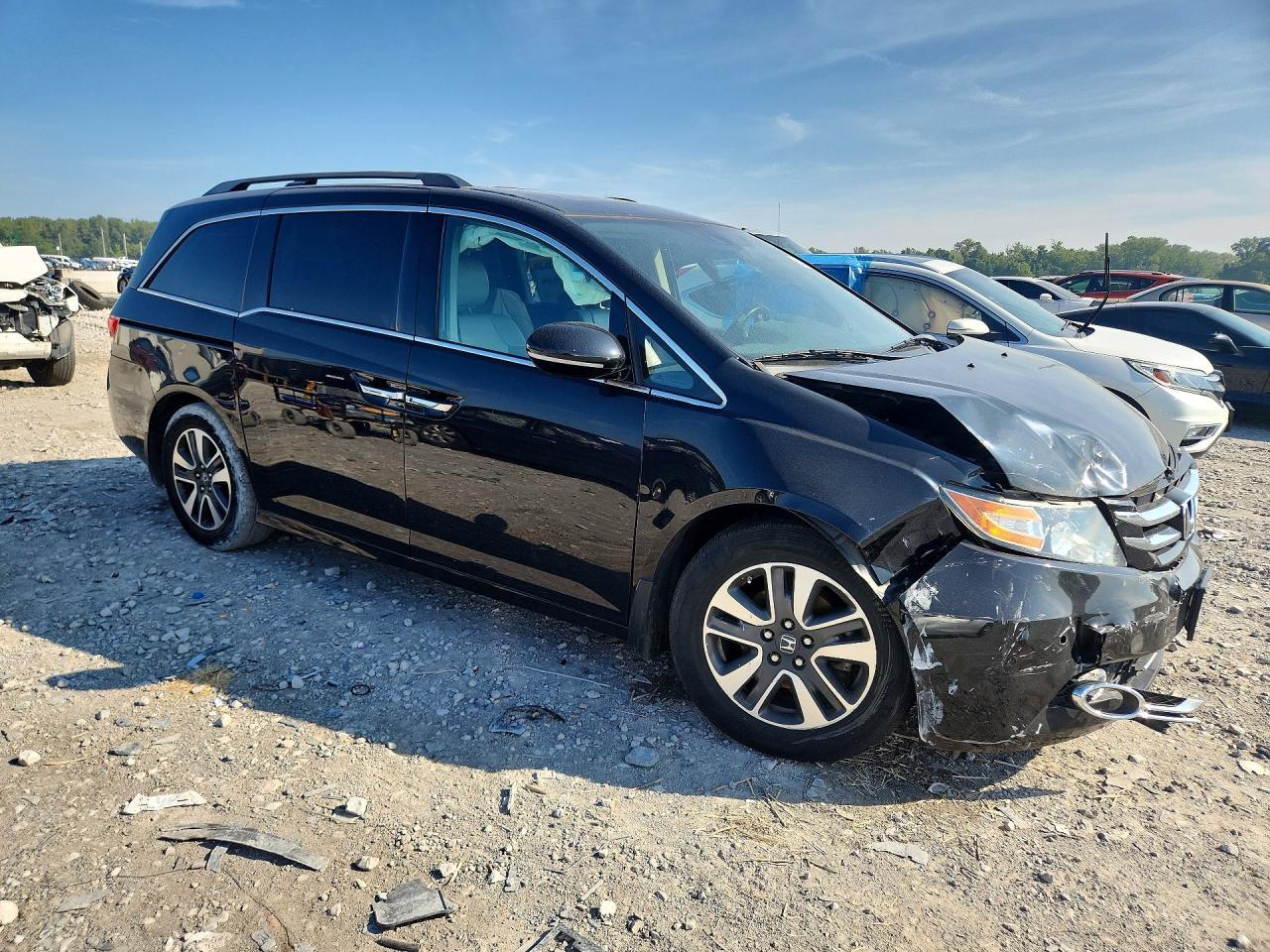2016 Honda Odyssey Touring - Image 4