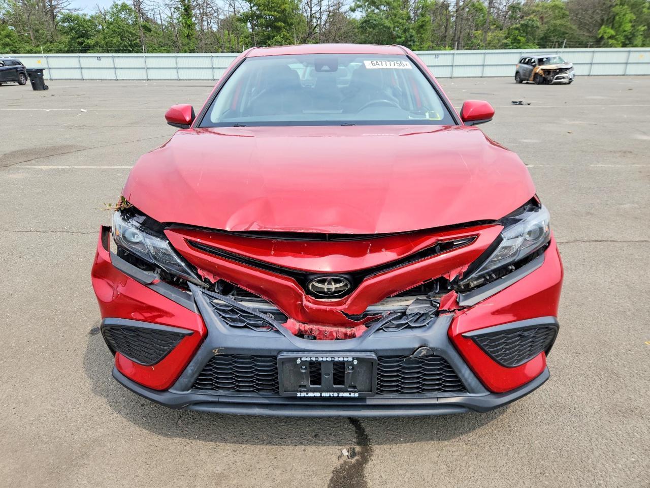 2021 Toyota Camry Se - Фото 5