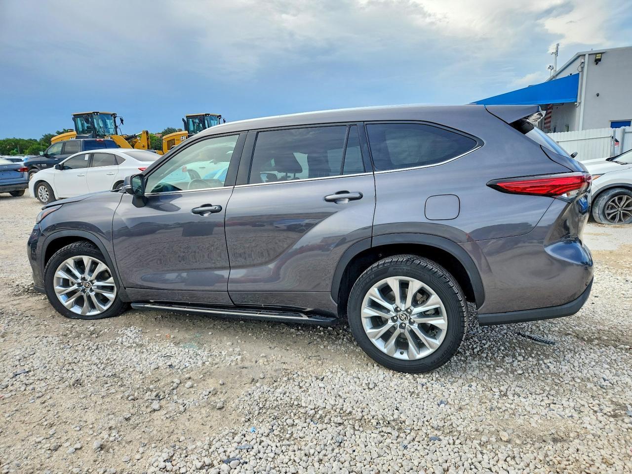 2023 Toyota Highlander Limited - Фото 2