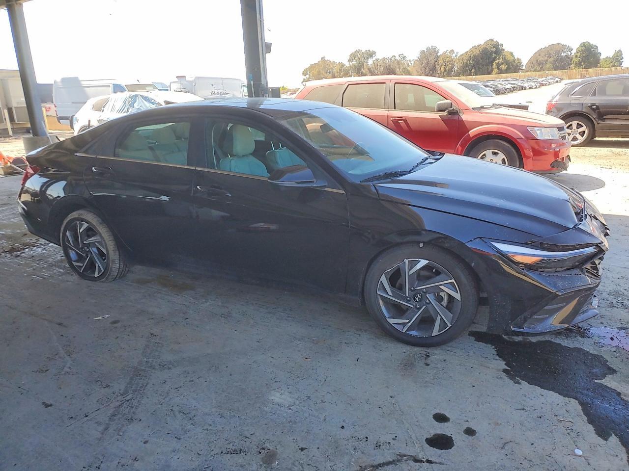 2024 Hyundai Elantra Limited - Фото 4