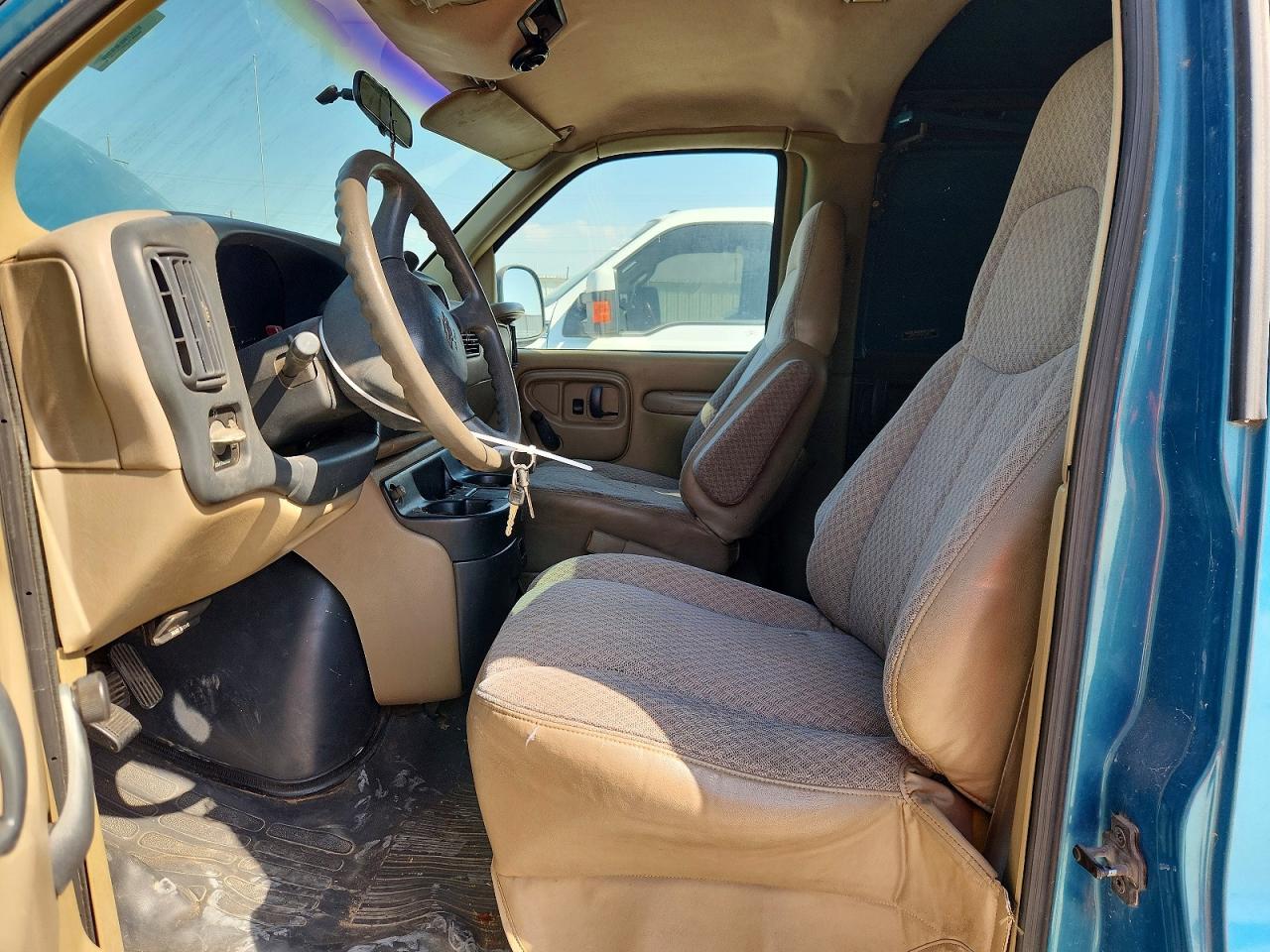1998 Chevrolet Express G1500 - Image 7