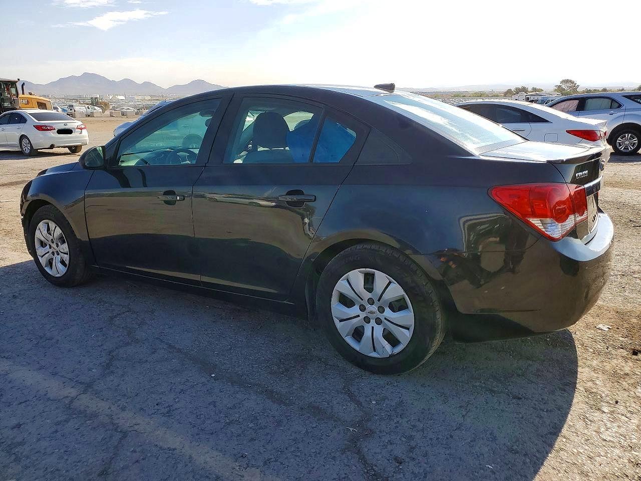 2014 Chevrolet Cruze Ls - Фото 2