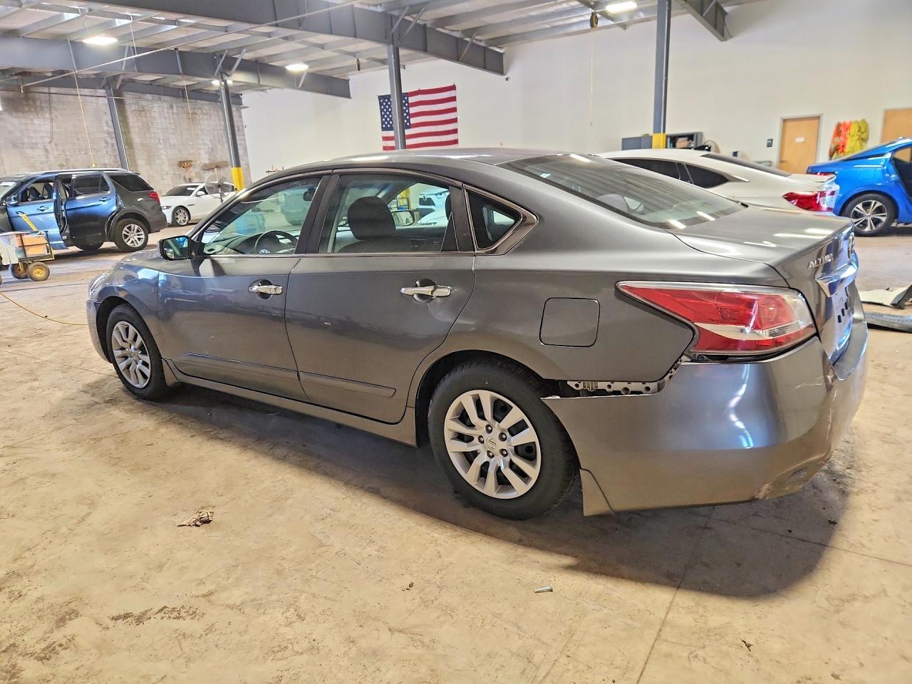 2015 Nissan Altima 2.5 S - Фото 2