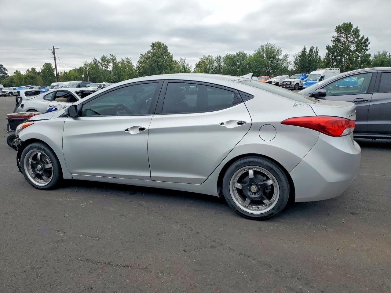 2012 Hyundai Elantra Limited - Фото 2