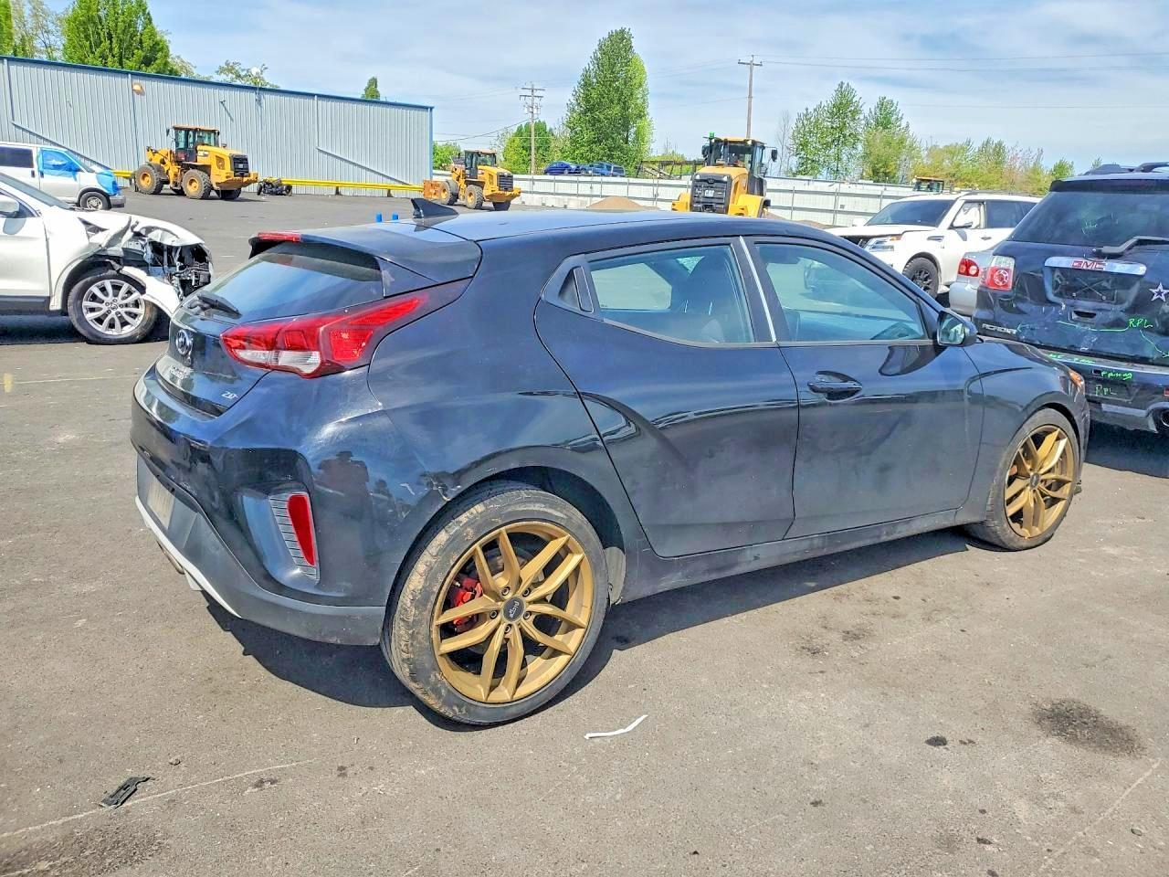 2016 Hyundai Veloster Base - Image 3