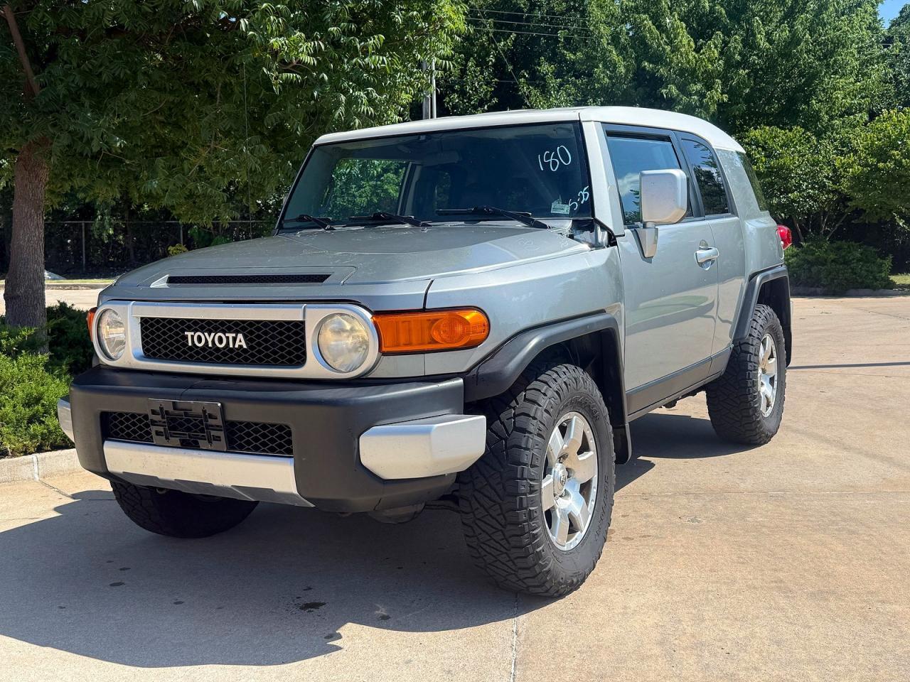 2009 Toyota Fj Cruiser Base - Image 2