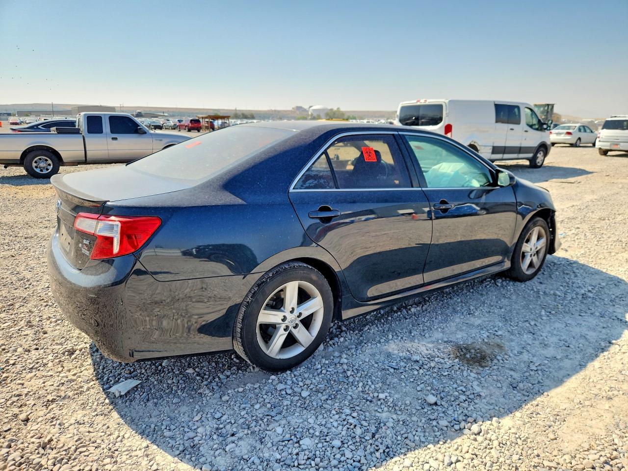 2014 Toyota Camry Se - Фото 3