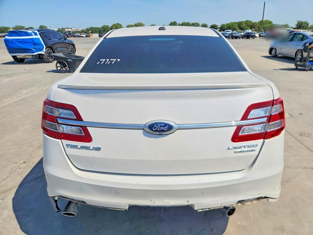 2013 Ford Taurus Limited - Image 6