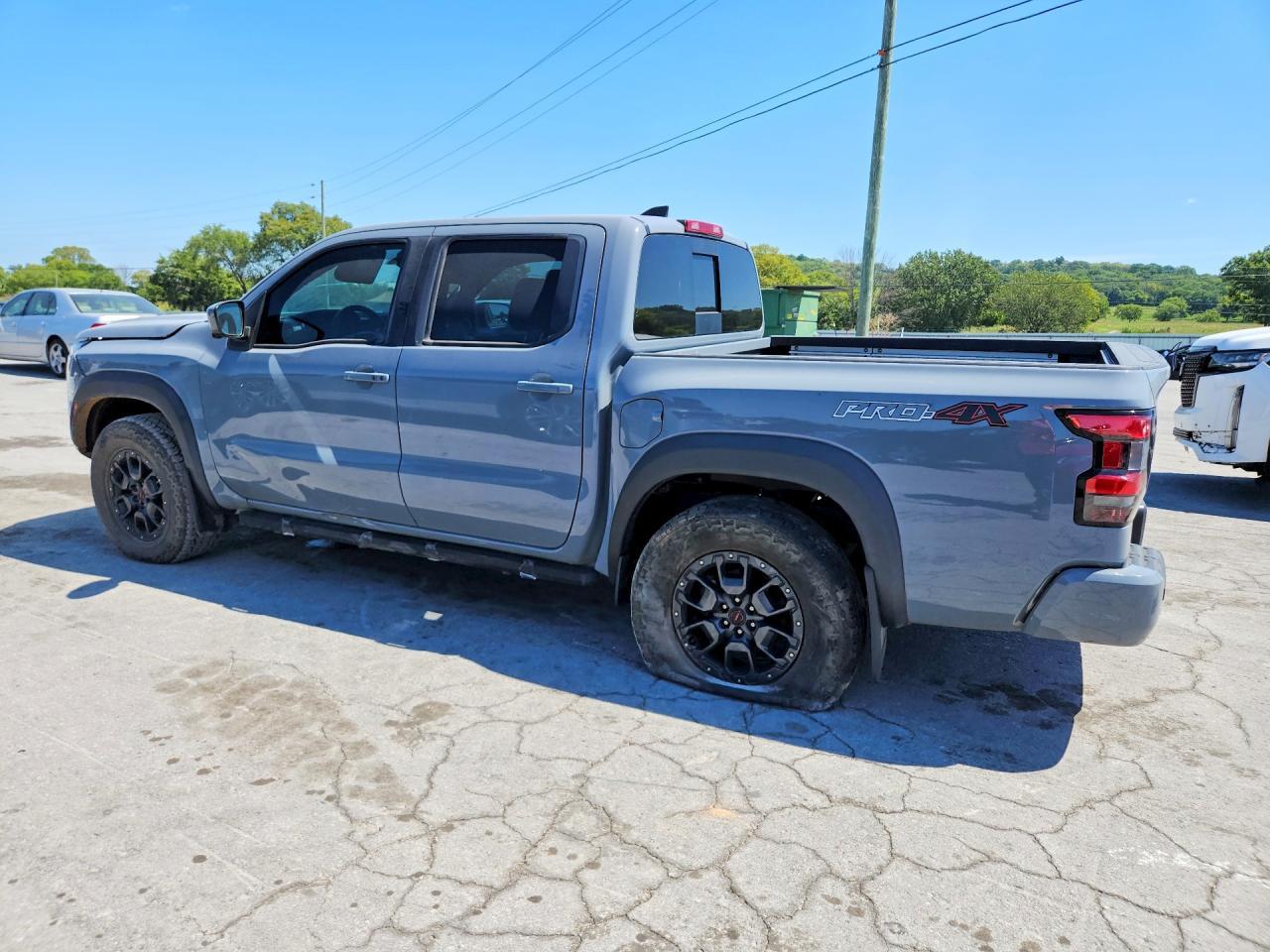 2023 Nissan Frontier Pro-4X - Фото 2
