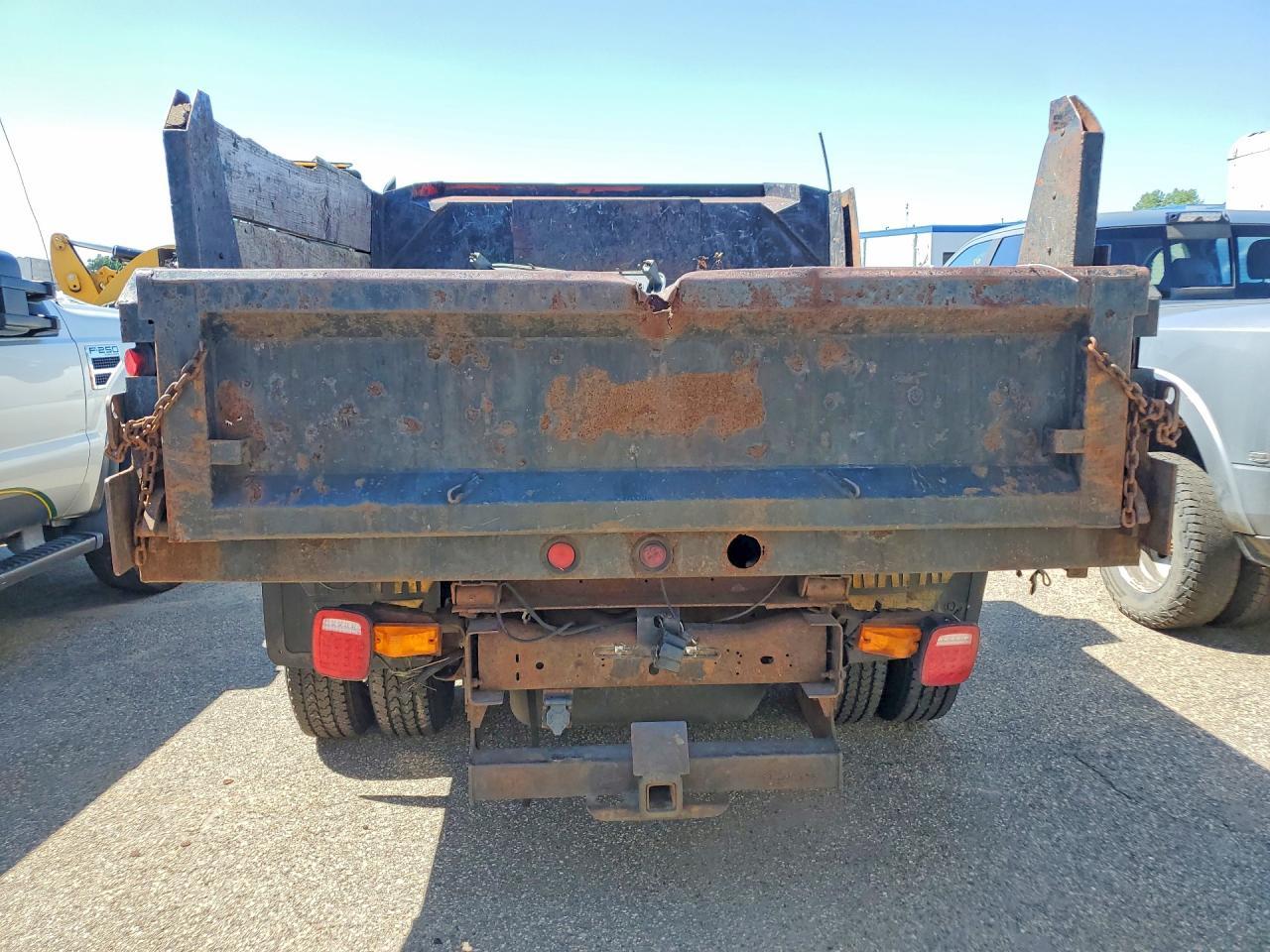 2004 Chevrolet Silverado Dump Truck - Image 6