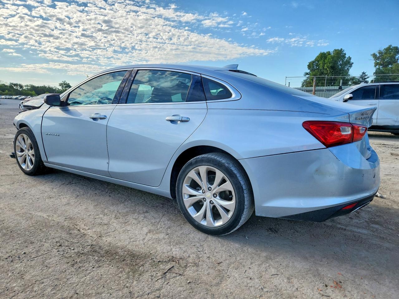 2018 Chevrolet Malibu Premier - Фото 2