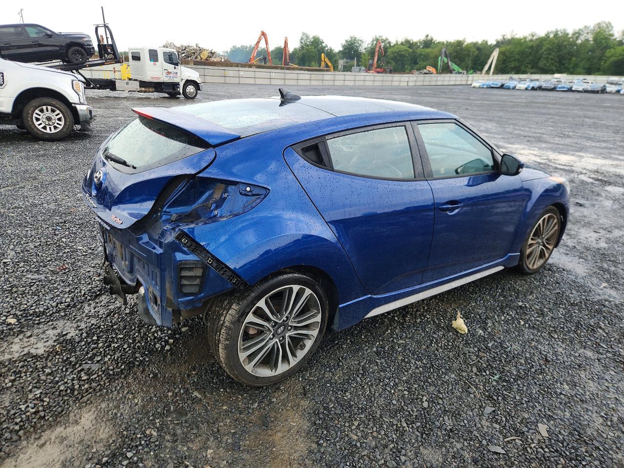 2016 Hyundai Veloster Turbo - Image 3