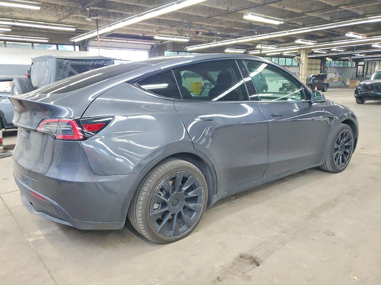 2021 Tesla Model Y - Фото 3