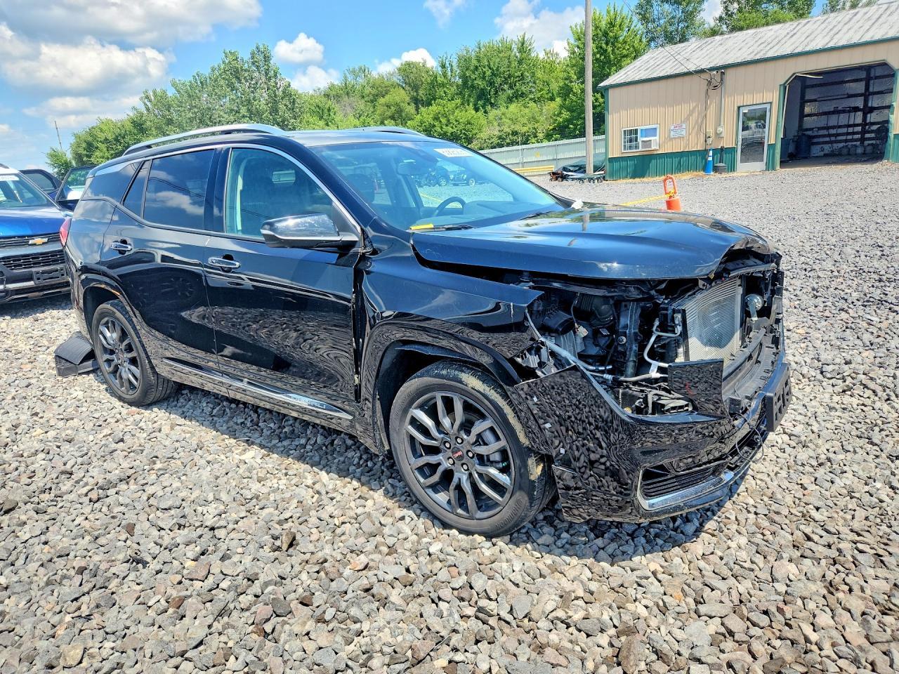 2024 GMC Terrain Denali - Image 4