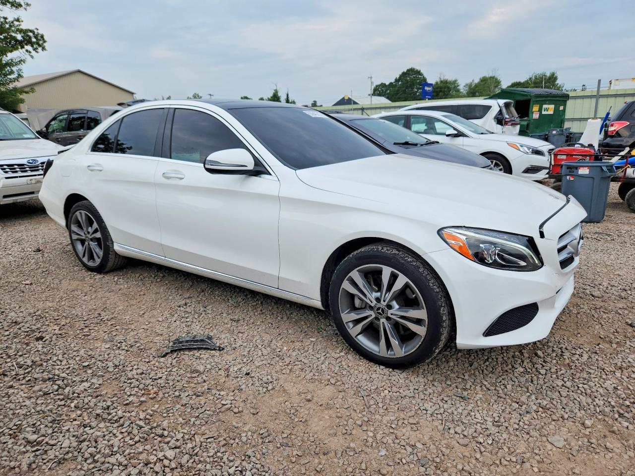 2018 Mercedes-Benz C 300 4Matic - Фото 4