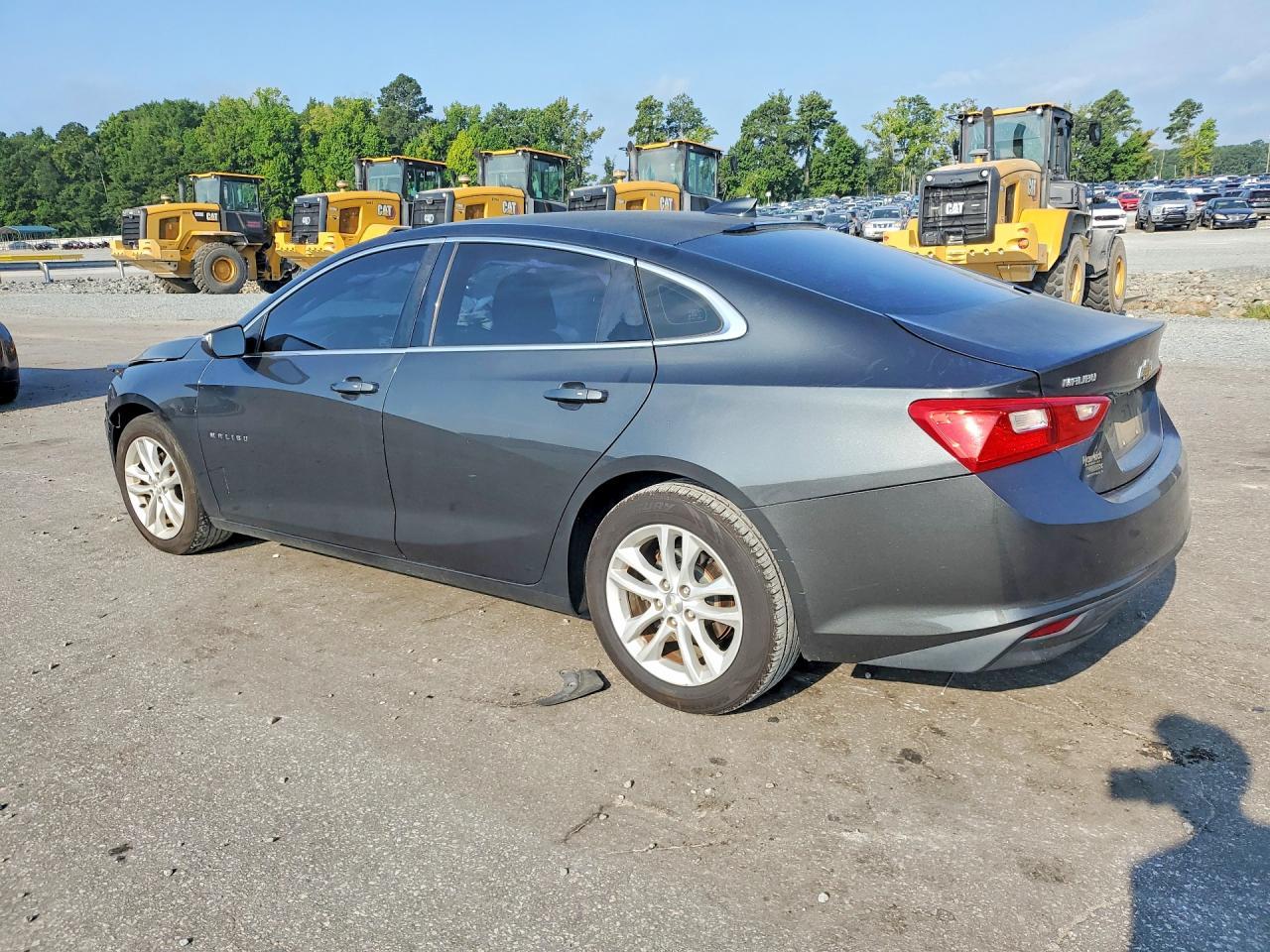 2017 Chevrolet Malibu Lt - Image 2
