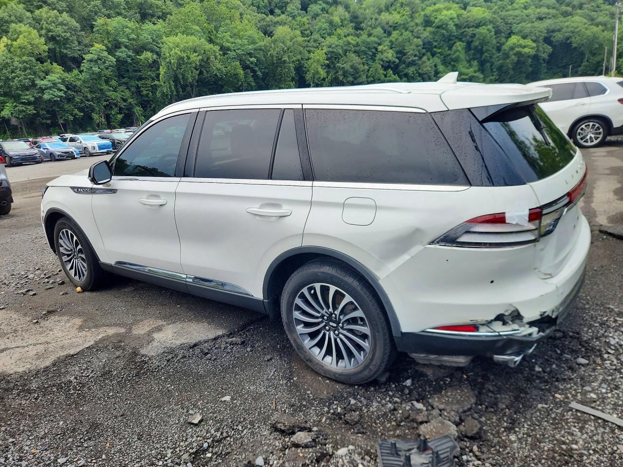 2023 Lincoln Aviator - Image 2