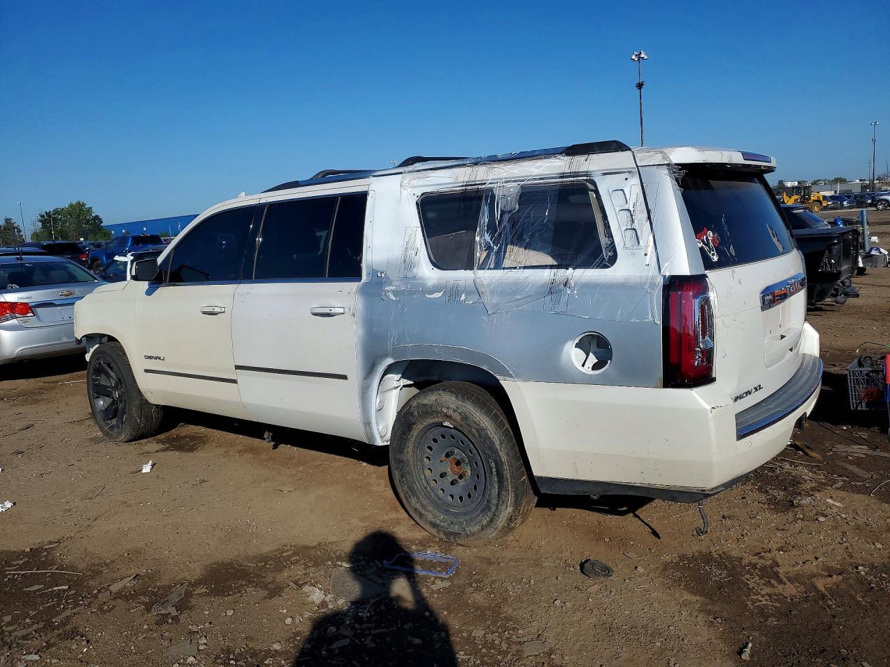 2018 GMC Yukon Xl Denali - Image 2