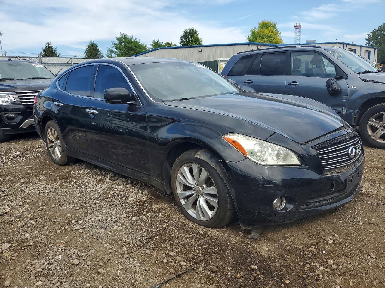2011 Infiniti M37 X - Image 4