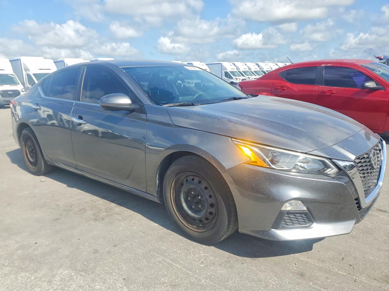 2020 Nissan Altima S - Фото 4