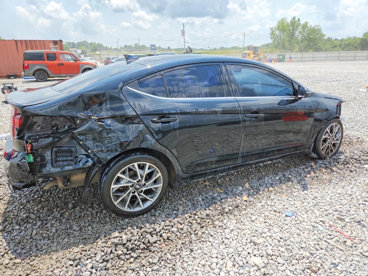 2020 Hyundai Elantra Limited - Image 3