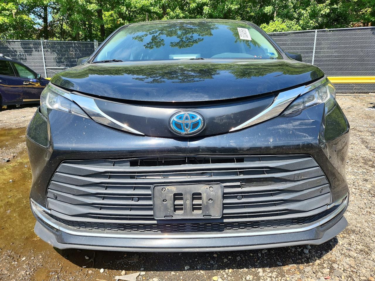 2021 Toyota Sienna Xle - Фото 5