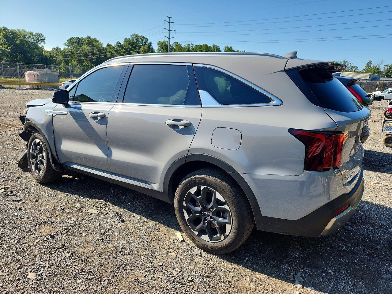 2025 Kia Sorento S - Фото 2
