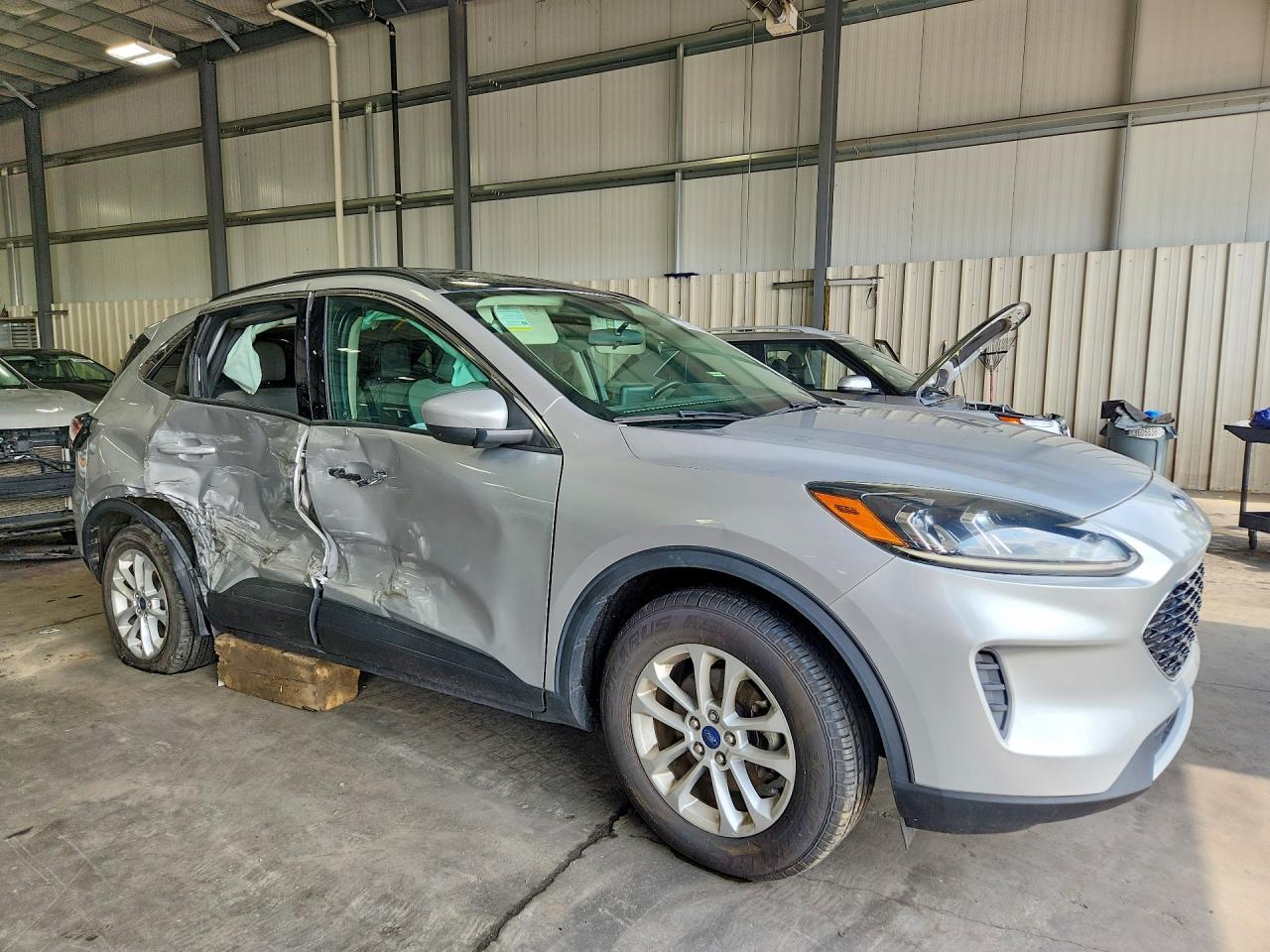 2020 Ford Escape Se - Фото 4