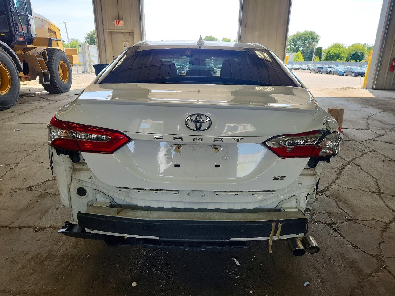 2020 Toyota Camry Se - Image 6