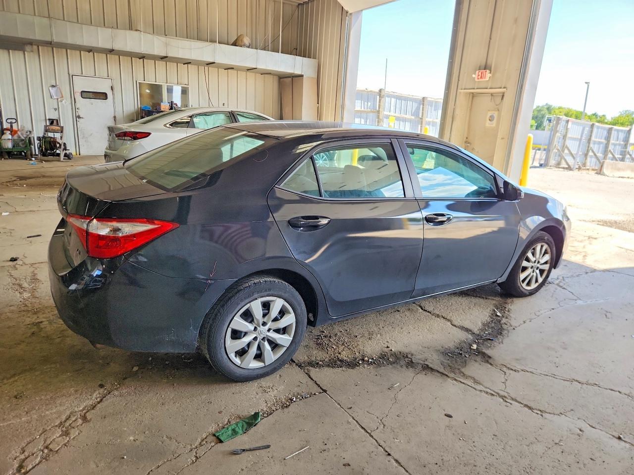 2016 Toyota Corolla Le - Image 3