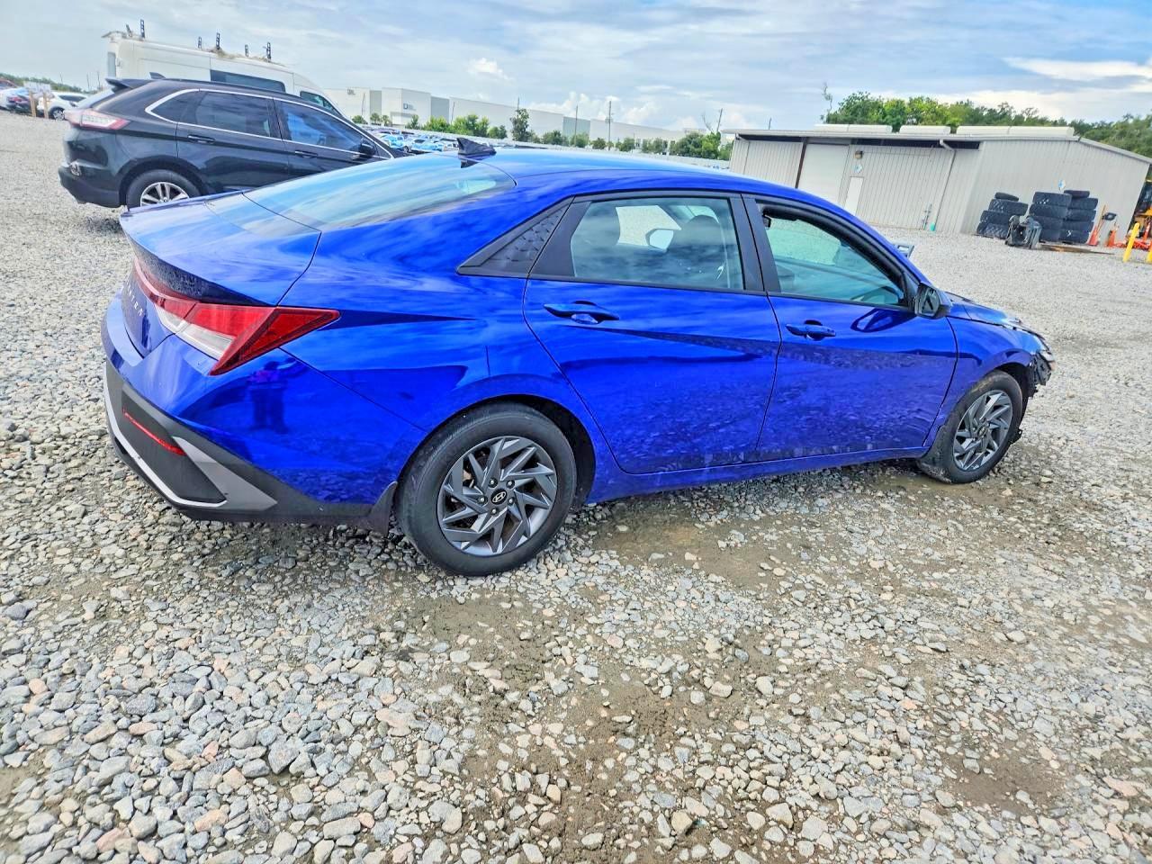 2024 Hyundai Elantra Sel - Image 3