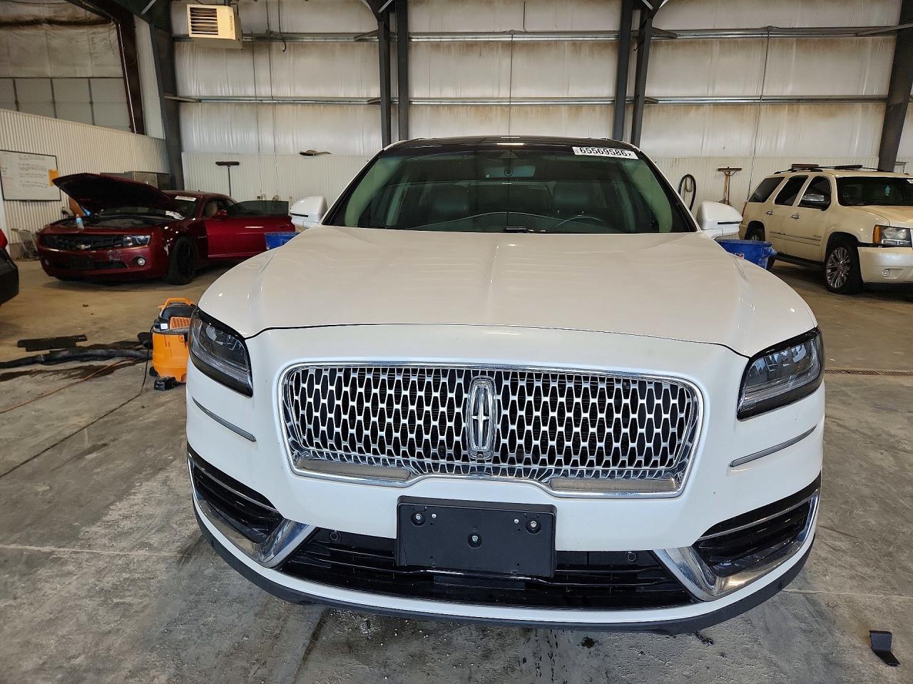 2019 Lincoln Nautilus Reserve - Image 5