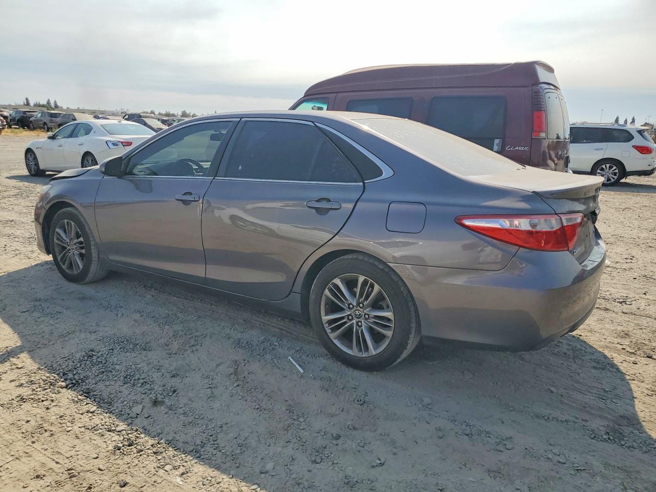 2015 Toyota Camry Se - Image 2