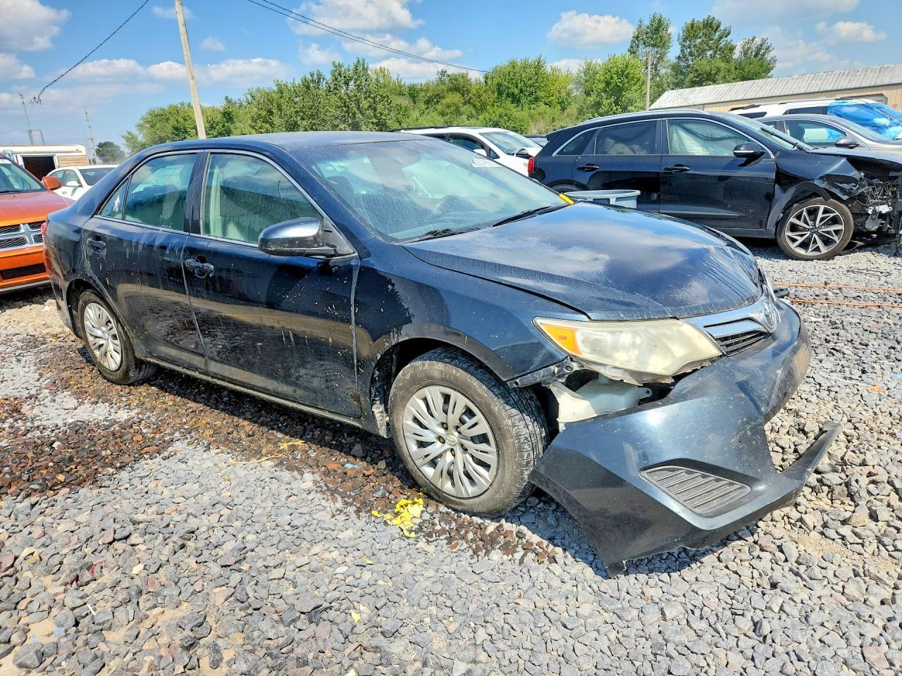 2014 Toyota Camry Le - Фото 4