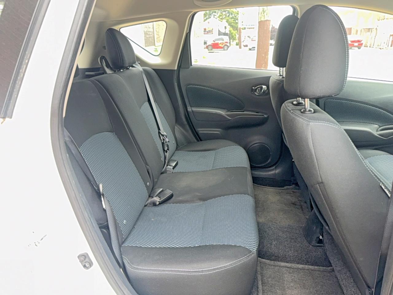 2015 Niss Versa Note - Image 6
