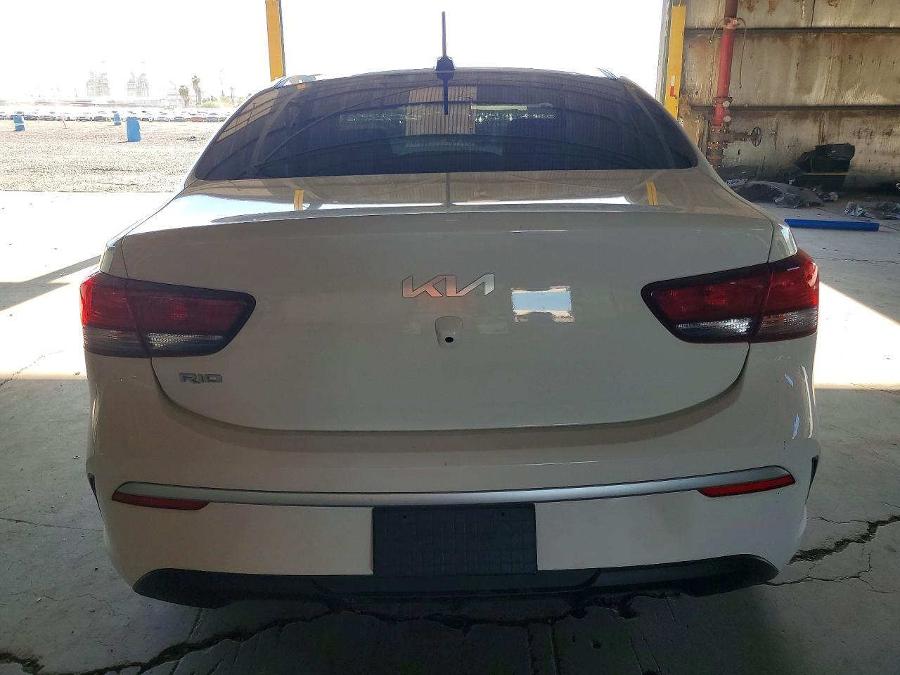 2022 Kia Rio S - Image 6