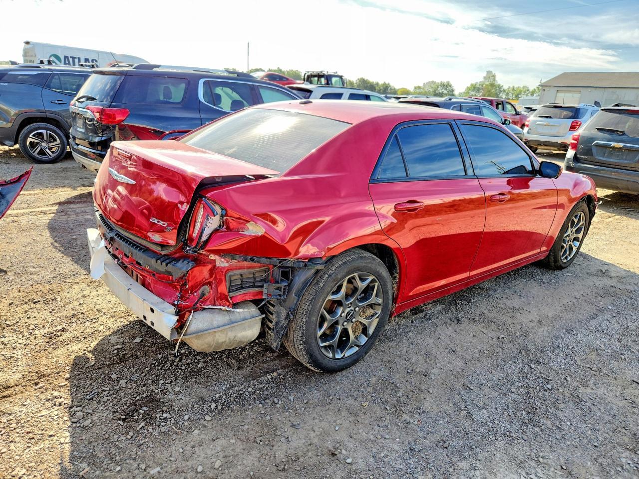 2016 Chrysler 300 S - Фото 3