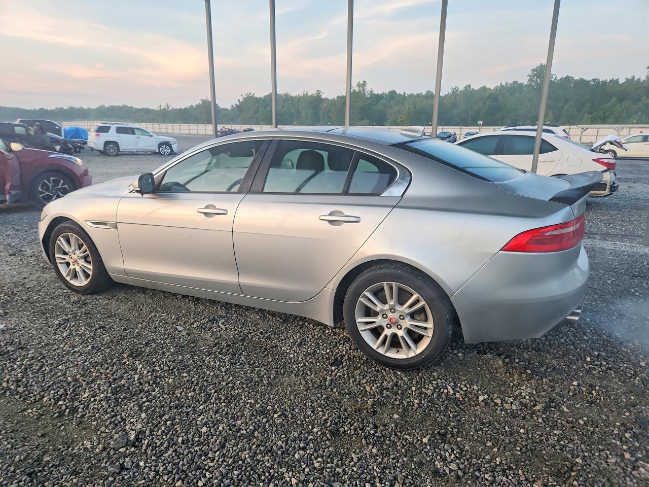 2018 Jaguar Xe Premium - Image 2