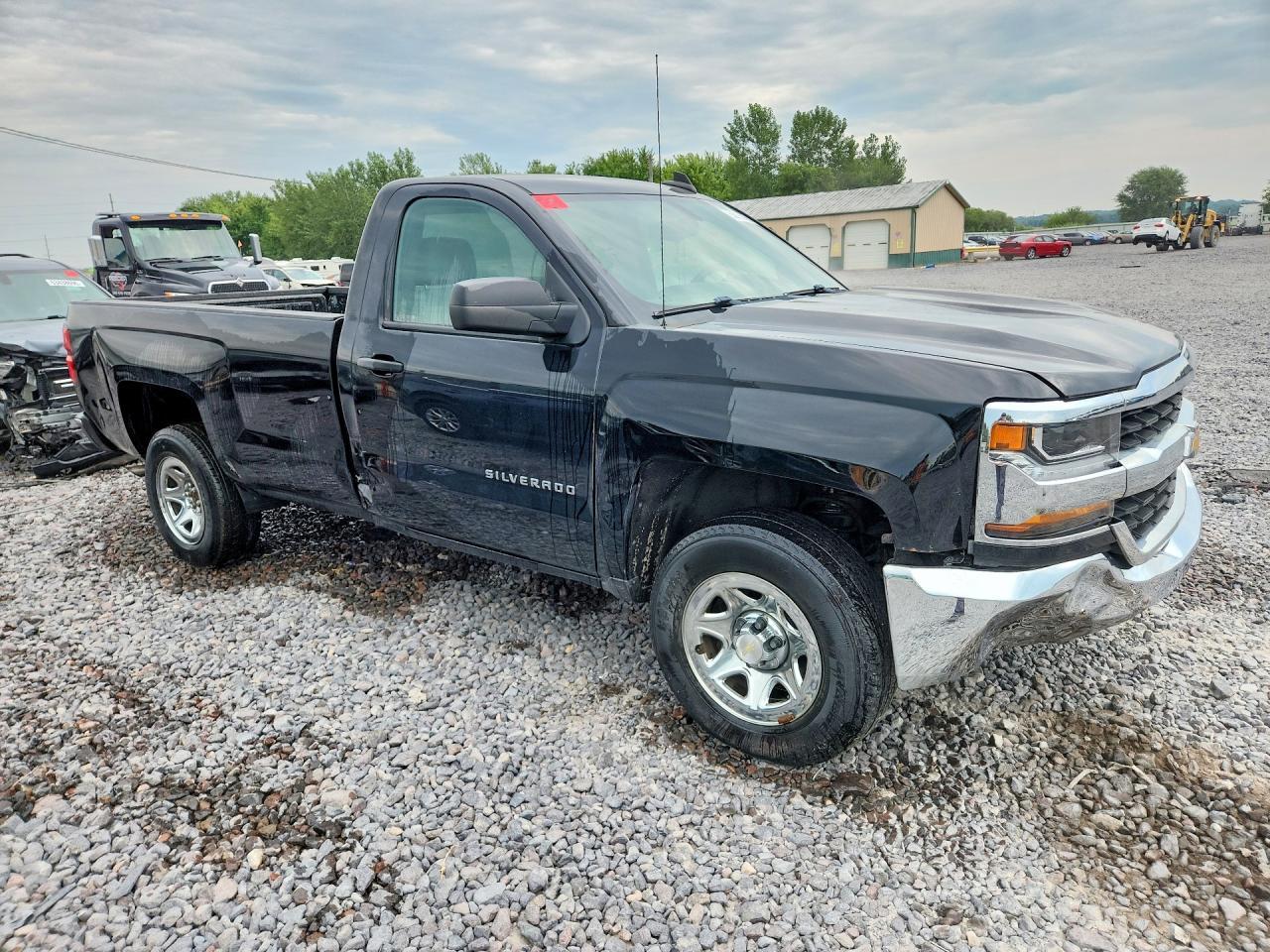 2017 Chevrolet Silverado C1500 - Фото 4