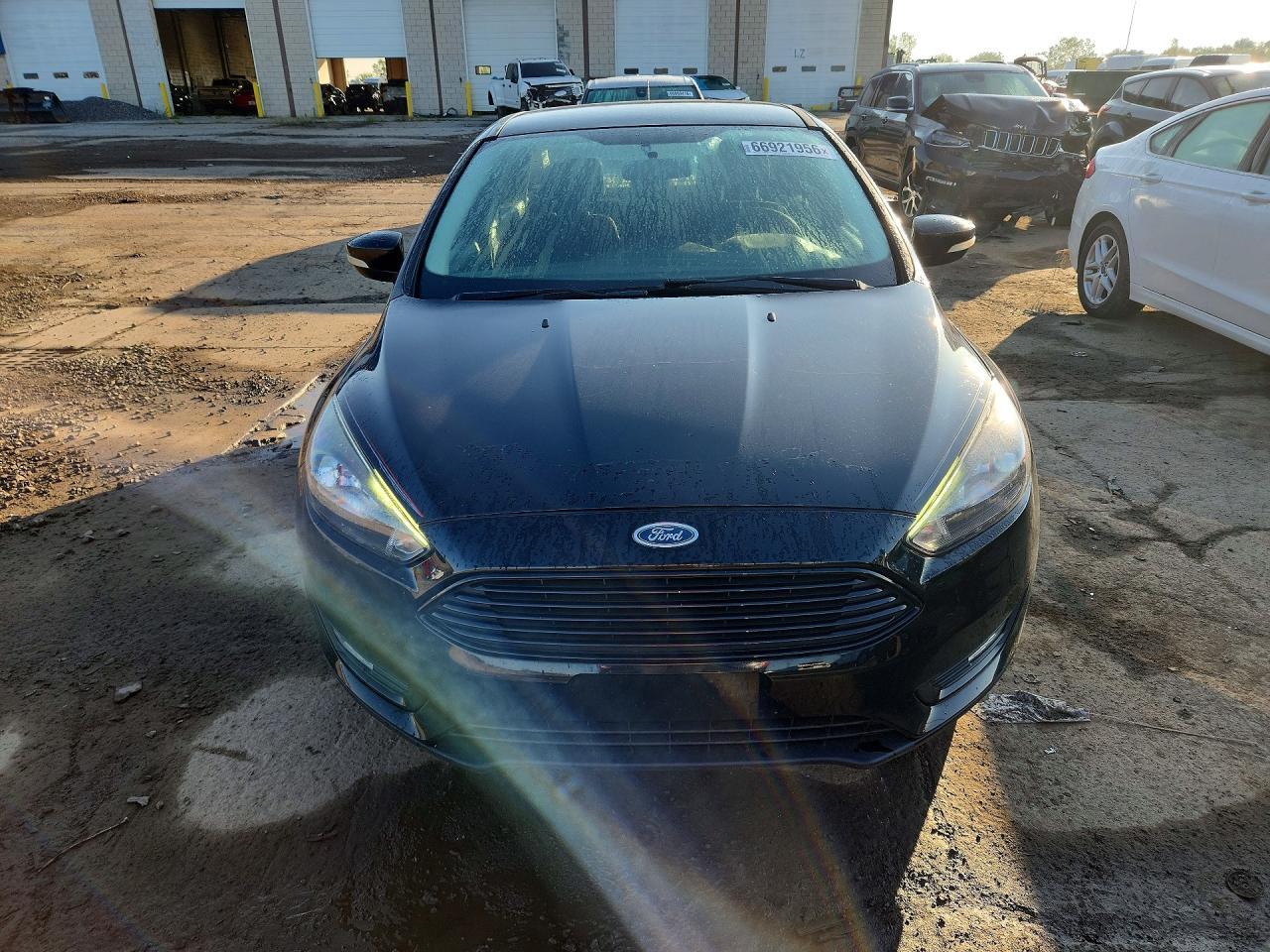 2017 Ford Focus Se - Image 5