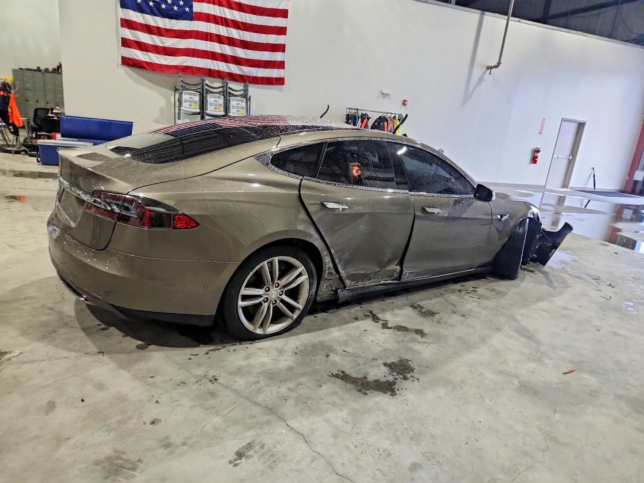2016 Tesla Model S - Фото 3