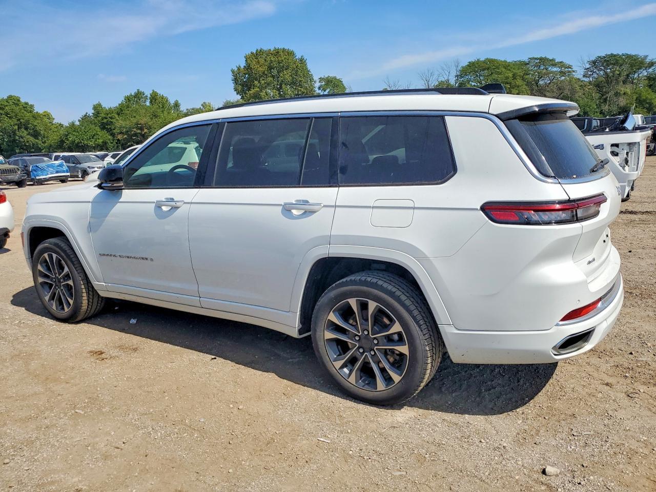 2023 Jeep Grand Cherokee L Overland - Image 2