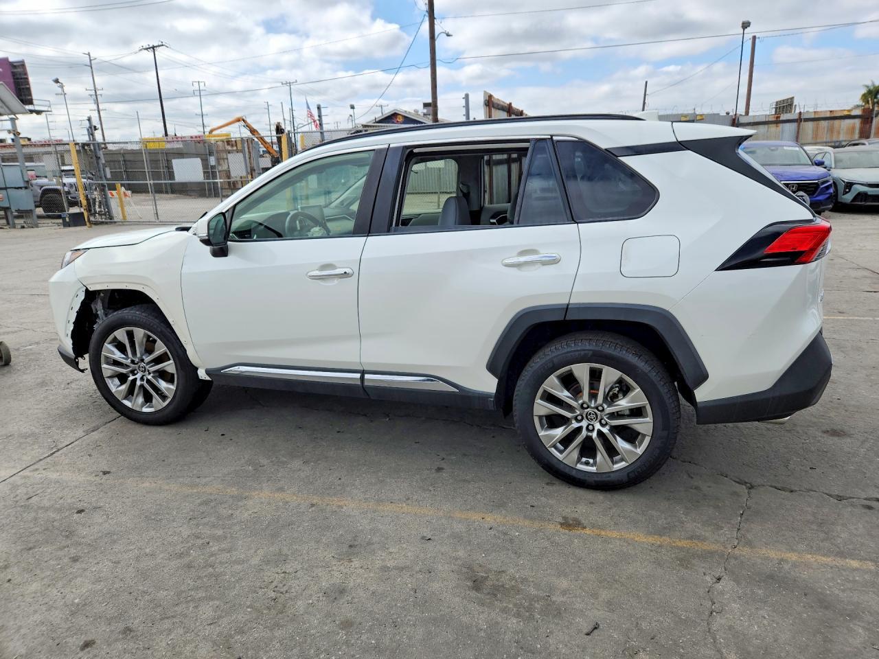2019 Toyota Rav4 Limited - Фото 2