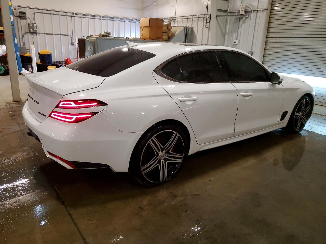 2023 Genesis G70 3.3T Standard - Image 3